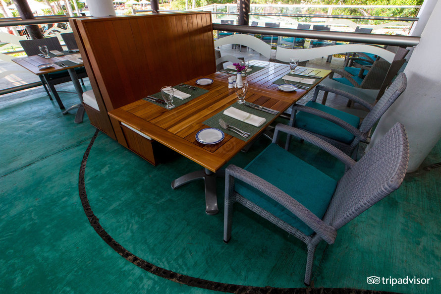 castaway–v16075256