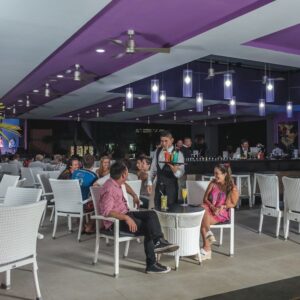 lounge-bar