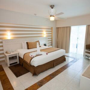 pool-suite-with-garden-view--v317