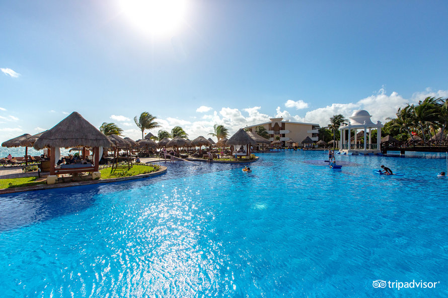 pool–v15917745