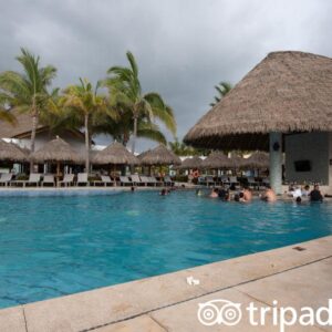 pool-v18526730