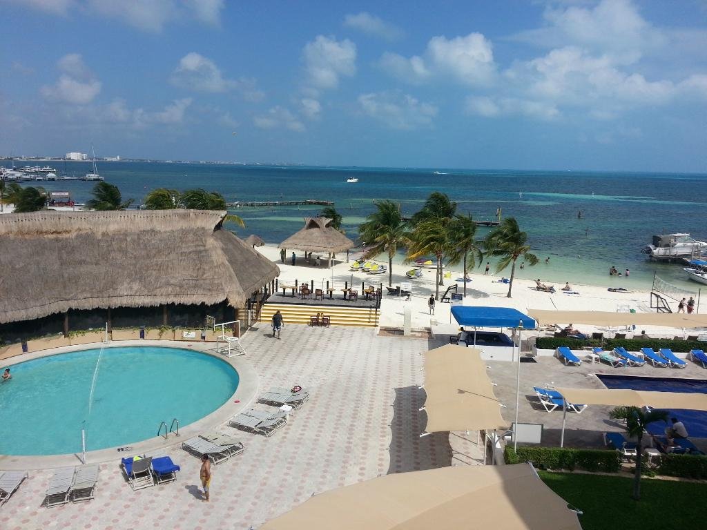 aquamarina-beach-hotel (3)