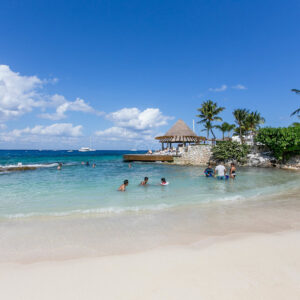 beach--v15036384