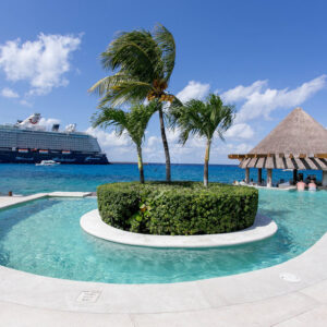 infinity-pool--v15036269