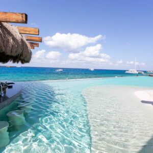 infinity-pool--v15036287