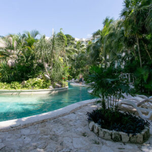 main-pool--v15036421