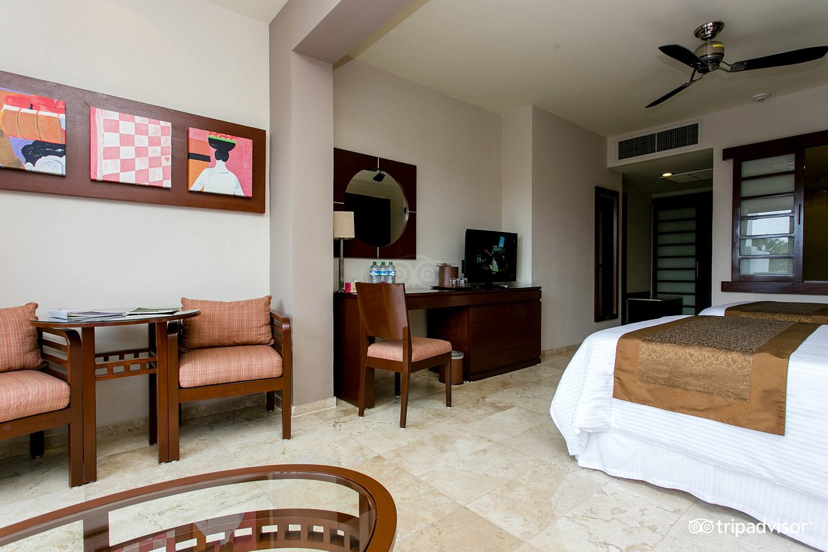 family-club-suite–v16454192