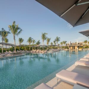 pool-el-trompo-swim-up