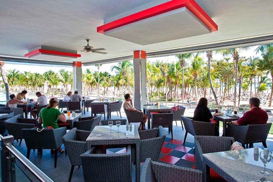 beach-bar-riu-palace-mexico_tcm49-226373