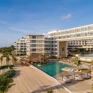 infinity-pool-and-beach
