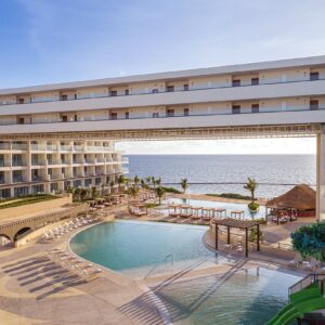main-pool-view