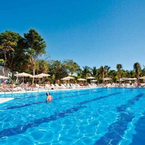 pool-riu-palace-mexico-3_tcm49-226382
