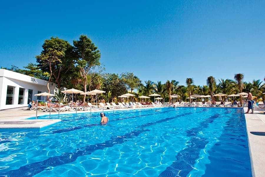 pool-riu-palace-mexico-3_tcm49-226382
