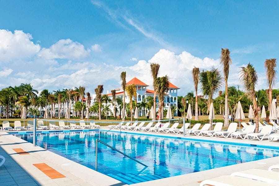 pool-riu-palace-mexico_tcm49-226381