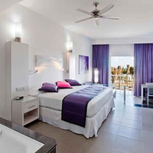 room-suite-riu-palace-mexico-2_tcm49-226396