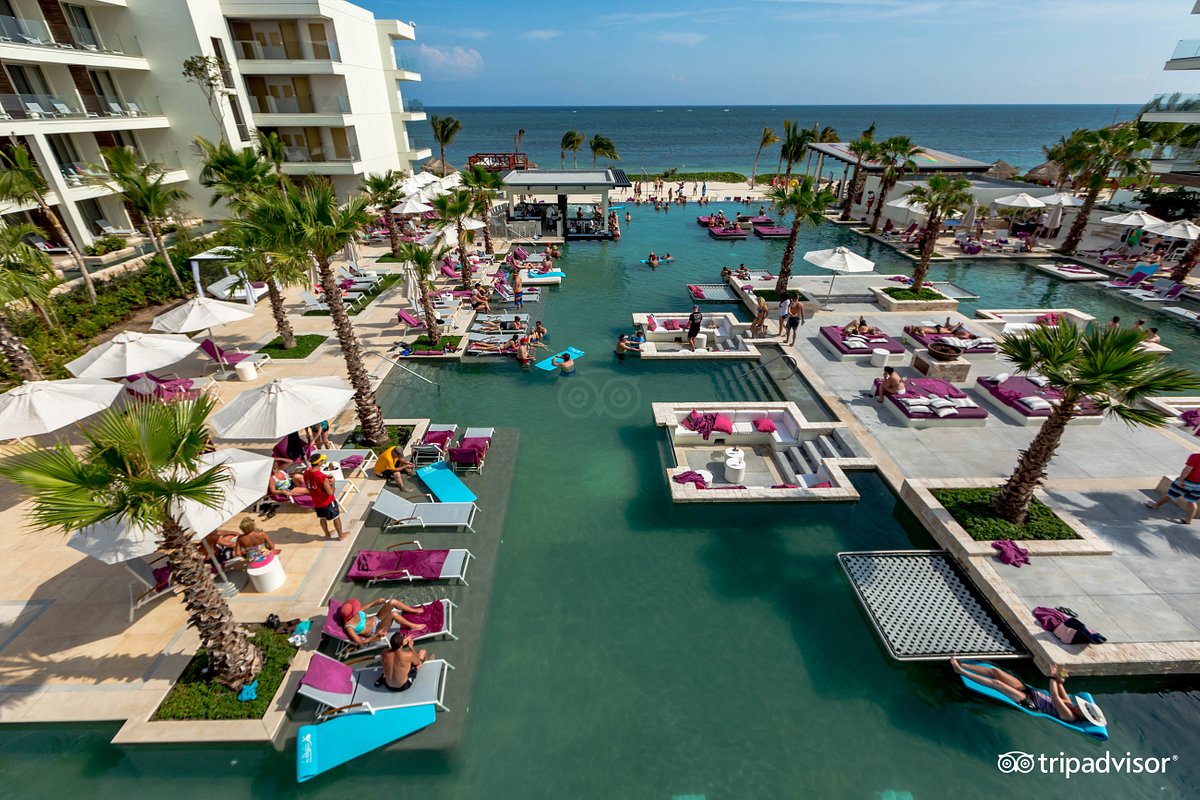 the-hotel–v16094445