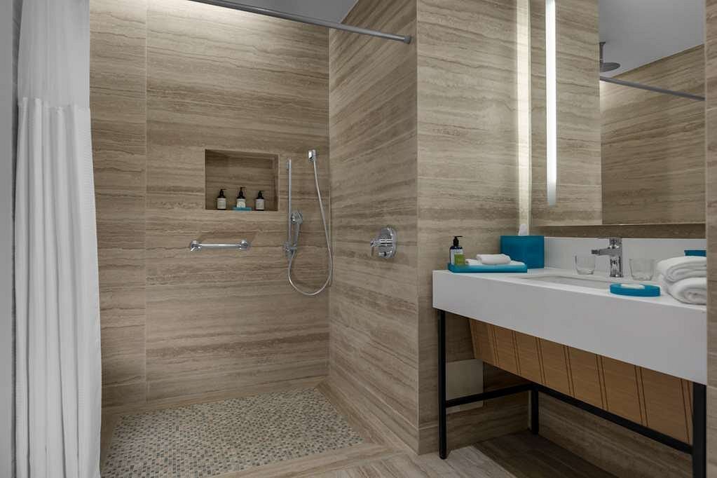 guest-room-bath (1)