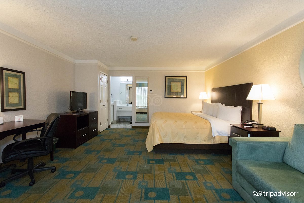 one-king-bed-executive-room–v159