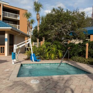 pool--v15949079