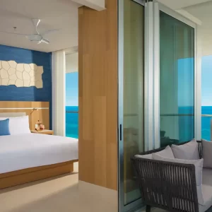 DREVC-P0004-Oceanfront-Suite.16x9