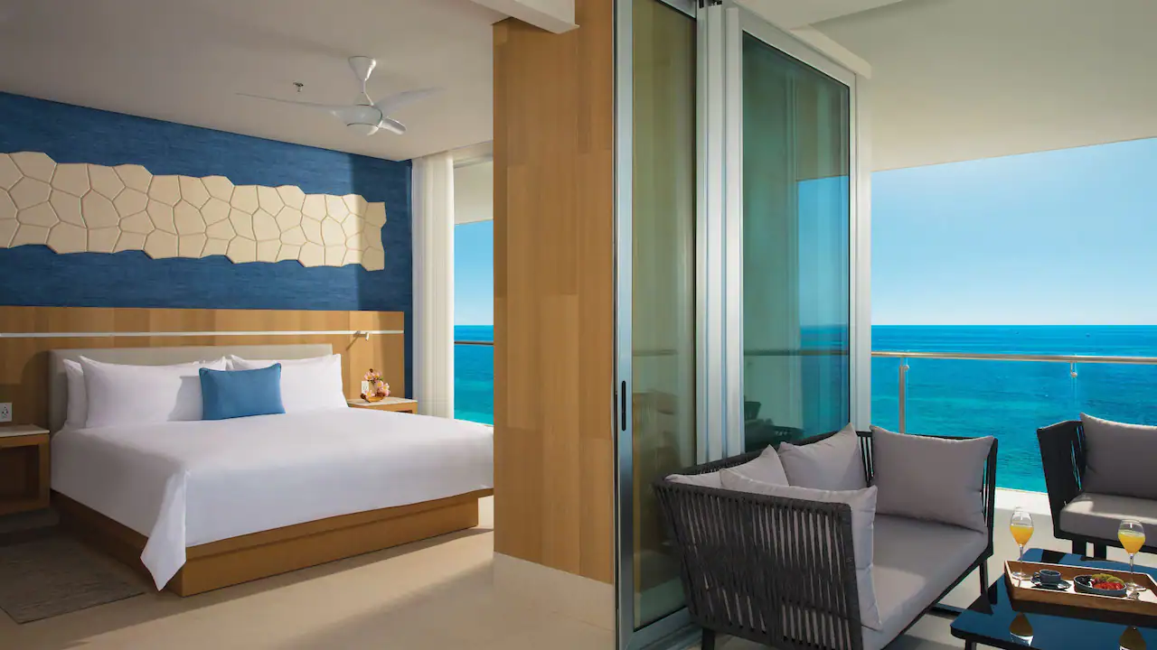 DREVC-P0004-Oceanfront-Suite.16x9