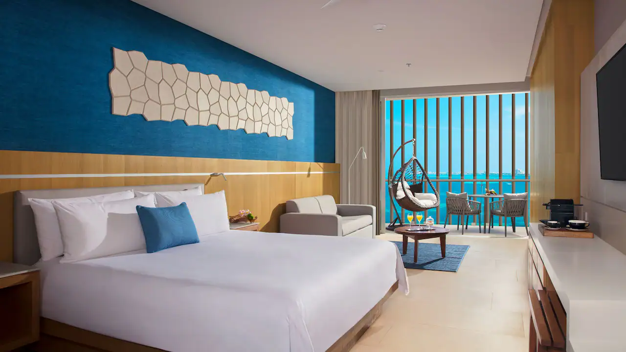 DREVC-P0011-Preferred-Club-Honeymoon-Suite-Ocean-View.16x9