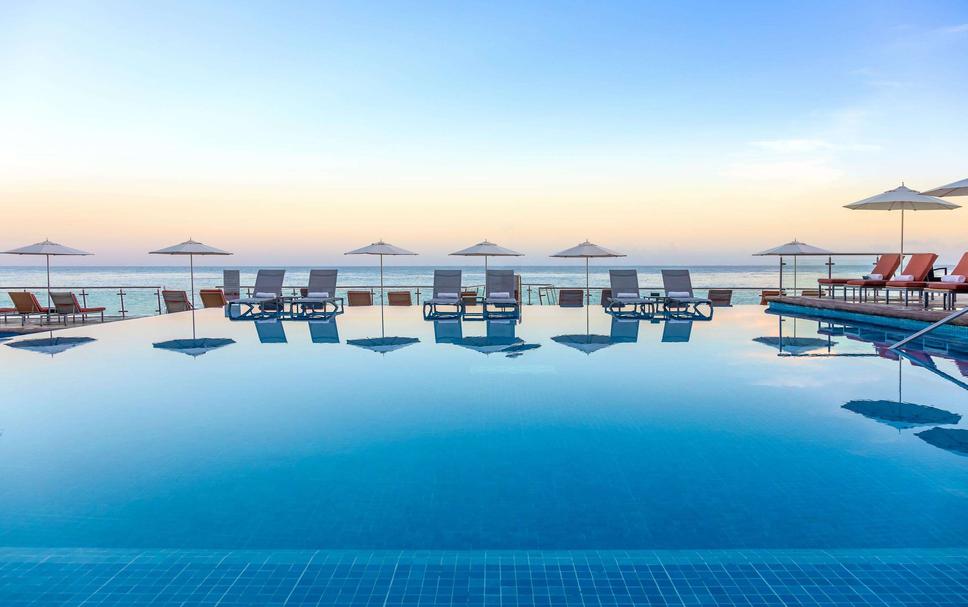 ice-55333-73817809_3XL-385350