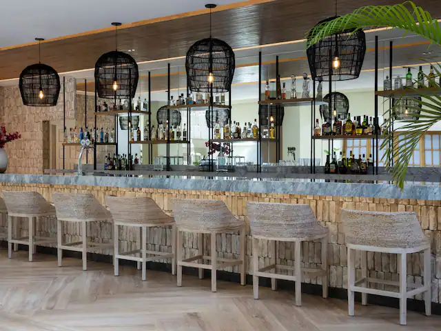 CANIA-P0040-Bar-Social-Stools.4x3