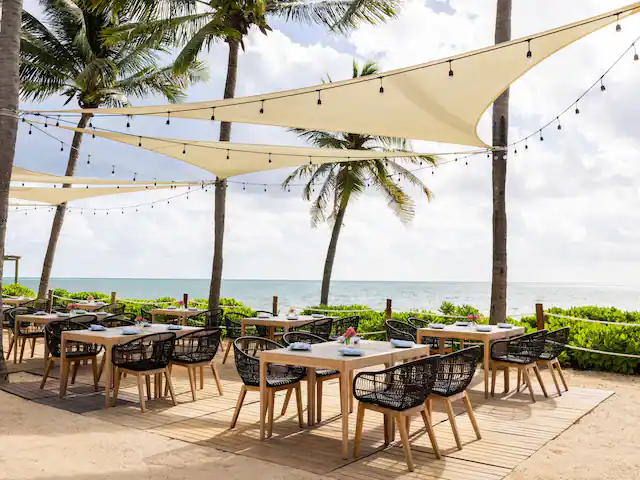 CANIA-P0048-Lola-Beach-Club-Outdoor-Dining-Club.4x3