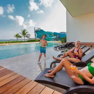 CUNIF-EXT-Family-Infinity-Pool-KM