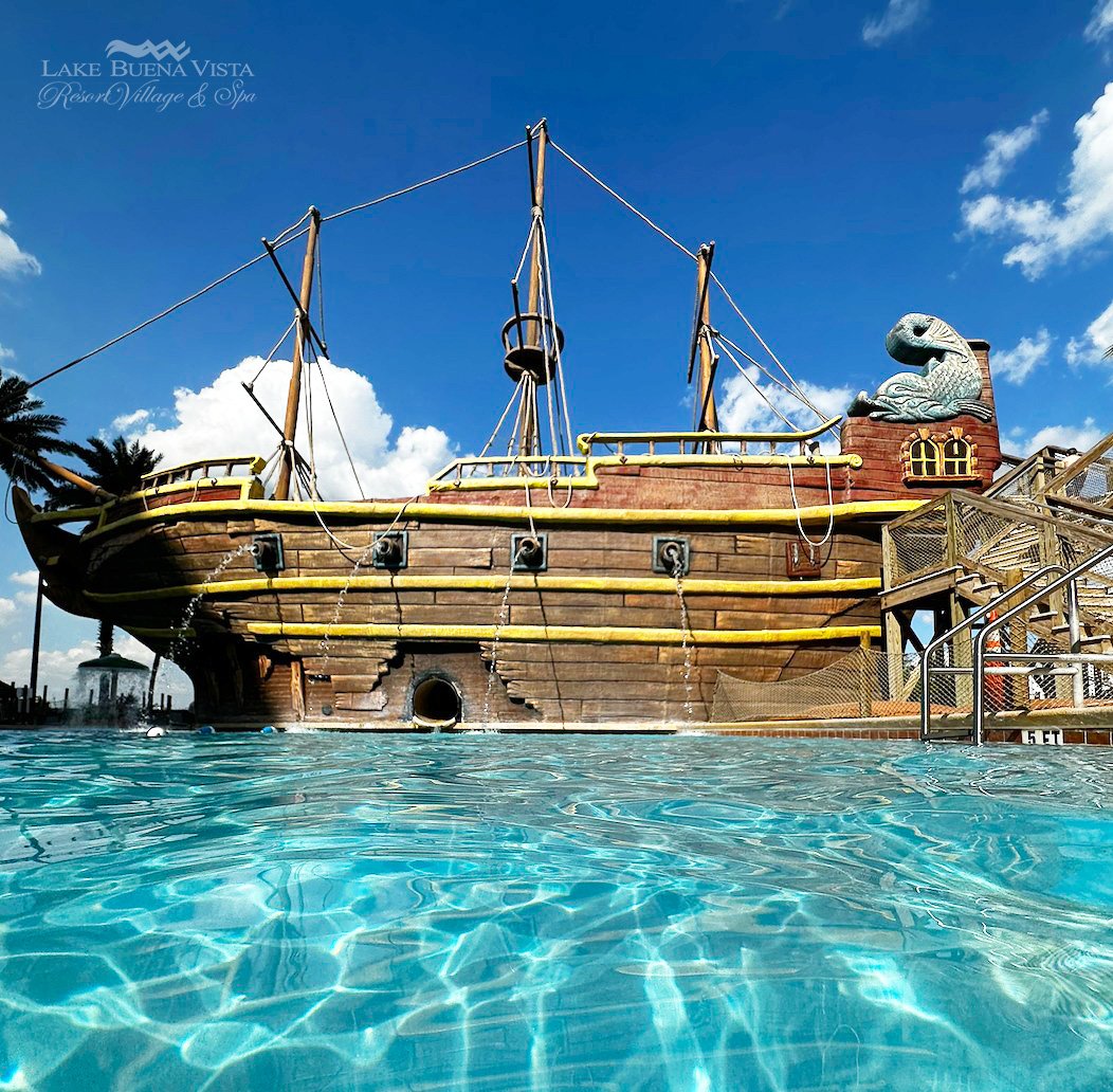 Pirates-Plunge-Pool-Early-Morning-Lake-Buena-Vista-Resort