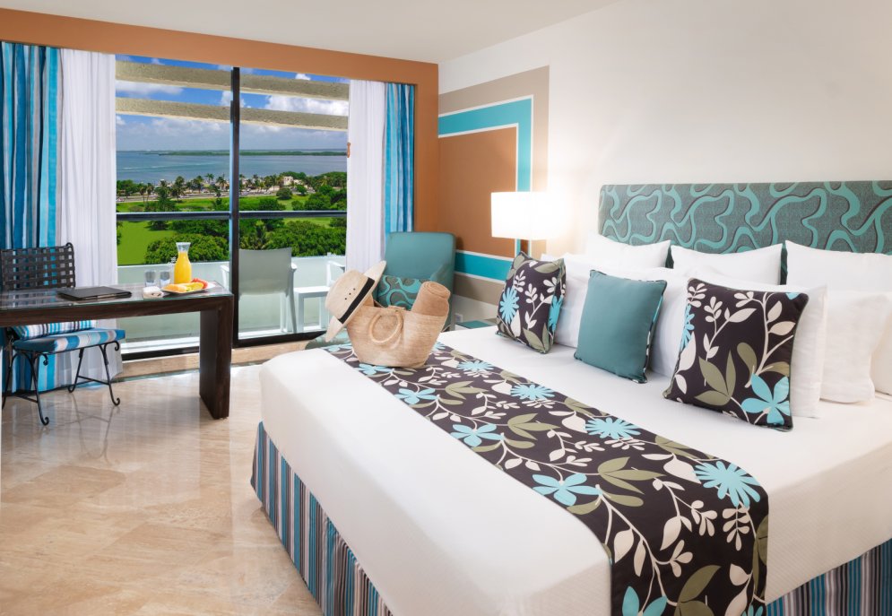 Sunset-View__FitMaxWzE2MDAsMTYwMF0_FitMaxWzEwMjQsNjg3XQ