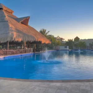 dorado-royal-piscina