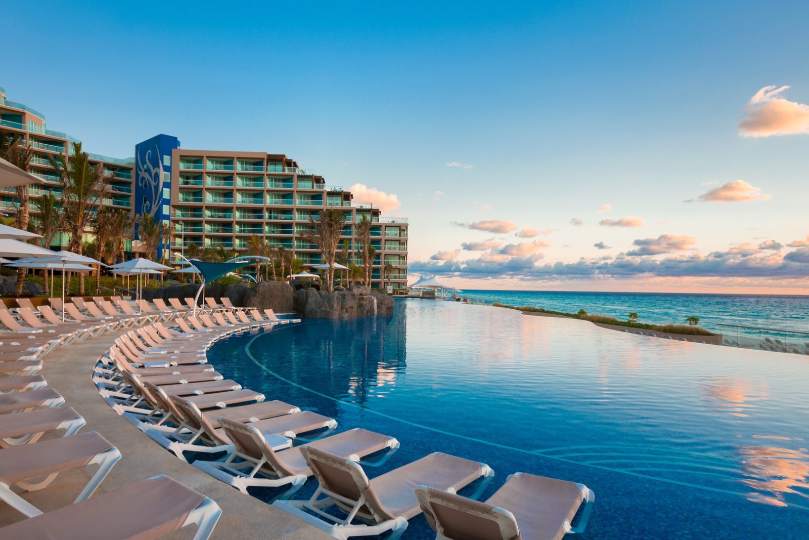 hard-rock-hotel-cancun-piscina-infinity
