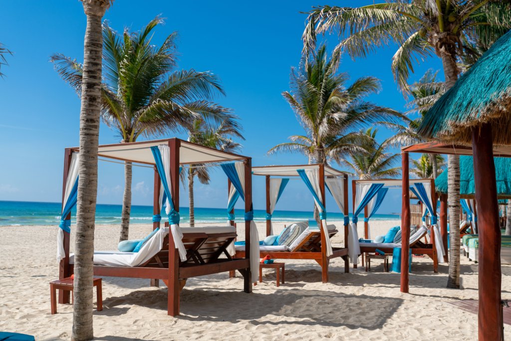 siankaAanbeachclub1-1567197785-1__FitMaxWzE2MDAsMTYwMF0_FitMaxWzEwMjQsNjg3XQ