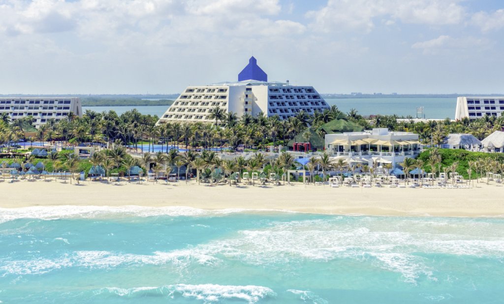 thepyramidatgrandoasis-playa-1607979965__FitMaxWzE2MDAsMTYwMF0_FitMaxWzEwMjQsNjg3XQ