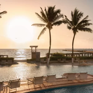 CZMPCHH_Hilton-Playa-del-Carmen-Infinity_Pool_Sunrise_1
