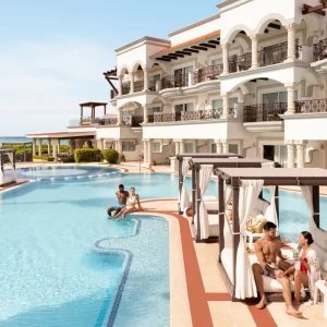 CZMPC_Infinity_Pool_Couple_14