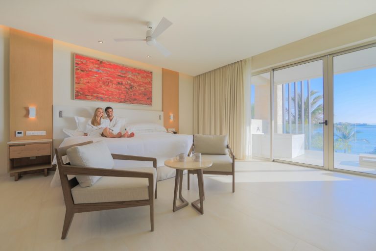 Junior-Suite-room-credit-Barcelo-Maya-Riviera-768×512