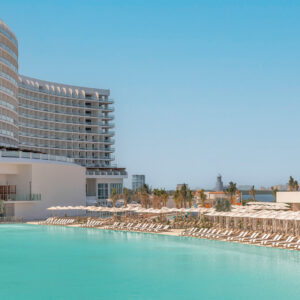 23811614_ImageLargeWidth