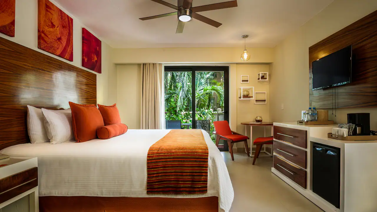 SUSCZ-P0007-Deluxe-Tropical-View.16×9