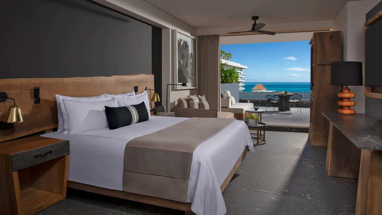 SEPDC-P0041-PC-Superior-Ocean-View-Suite.16×9