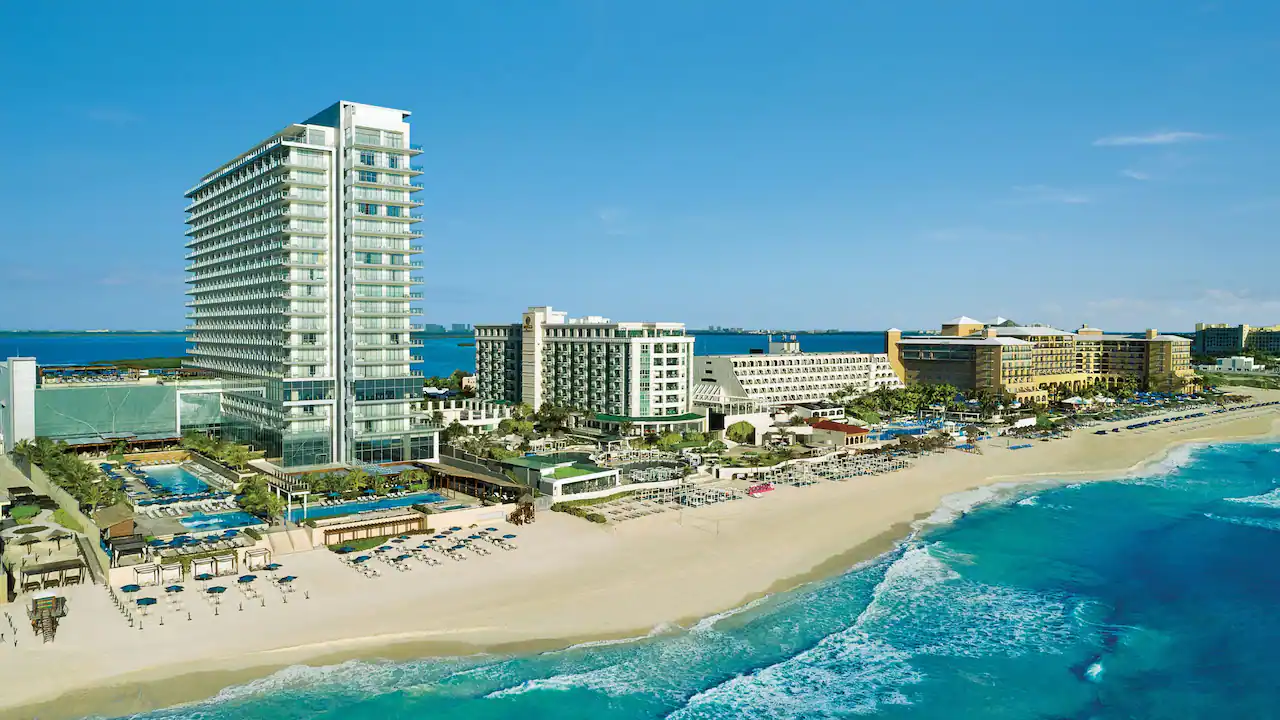 SEVCU-P0022-Aerial-Beach-Pools.16×9