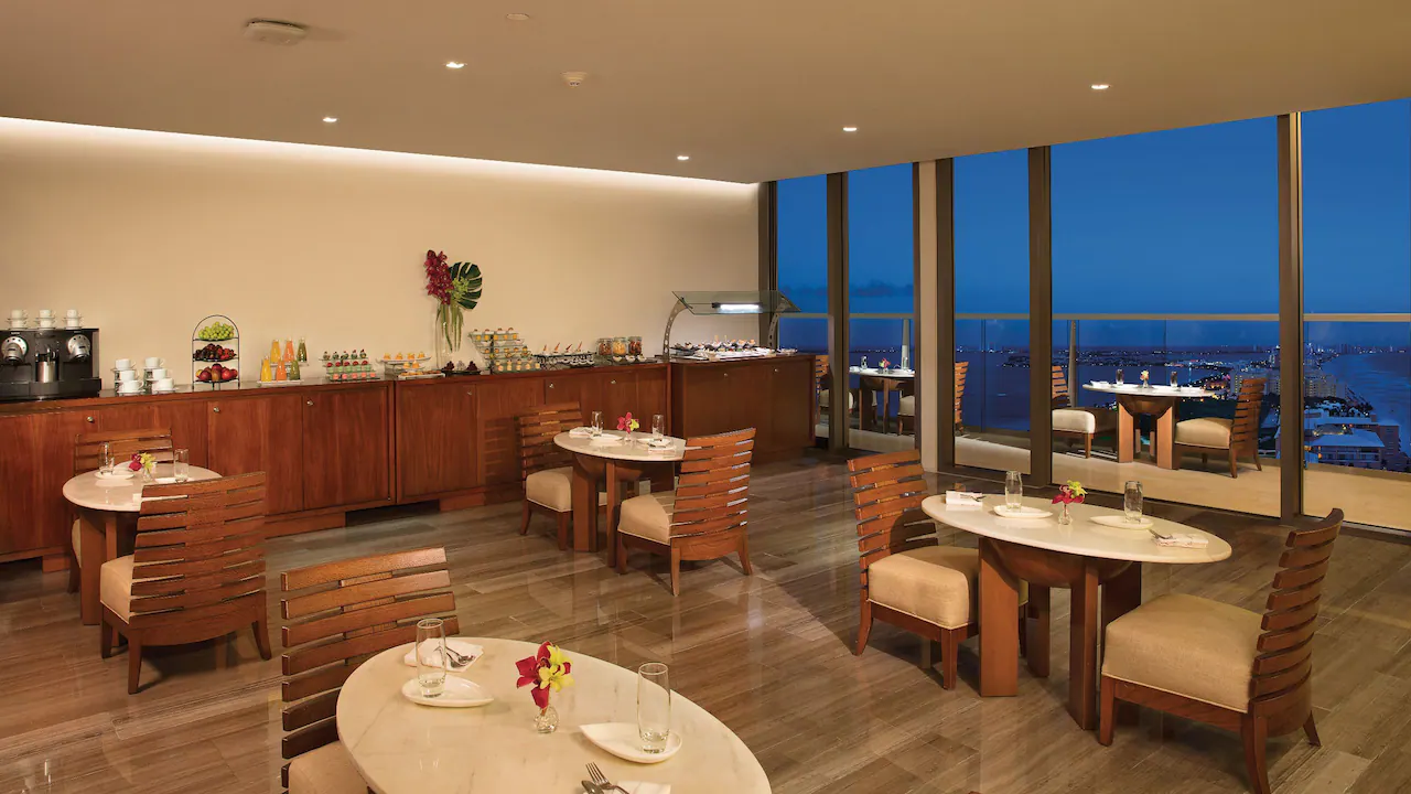 SEVCU-P0043-Preferred-Club-Lounge.16×9