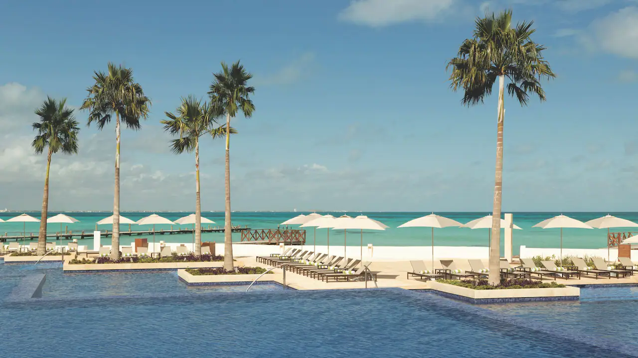 Hyatt-Ziva-Cancun-P091-Infinity-Pool.16×9