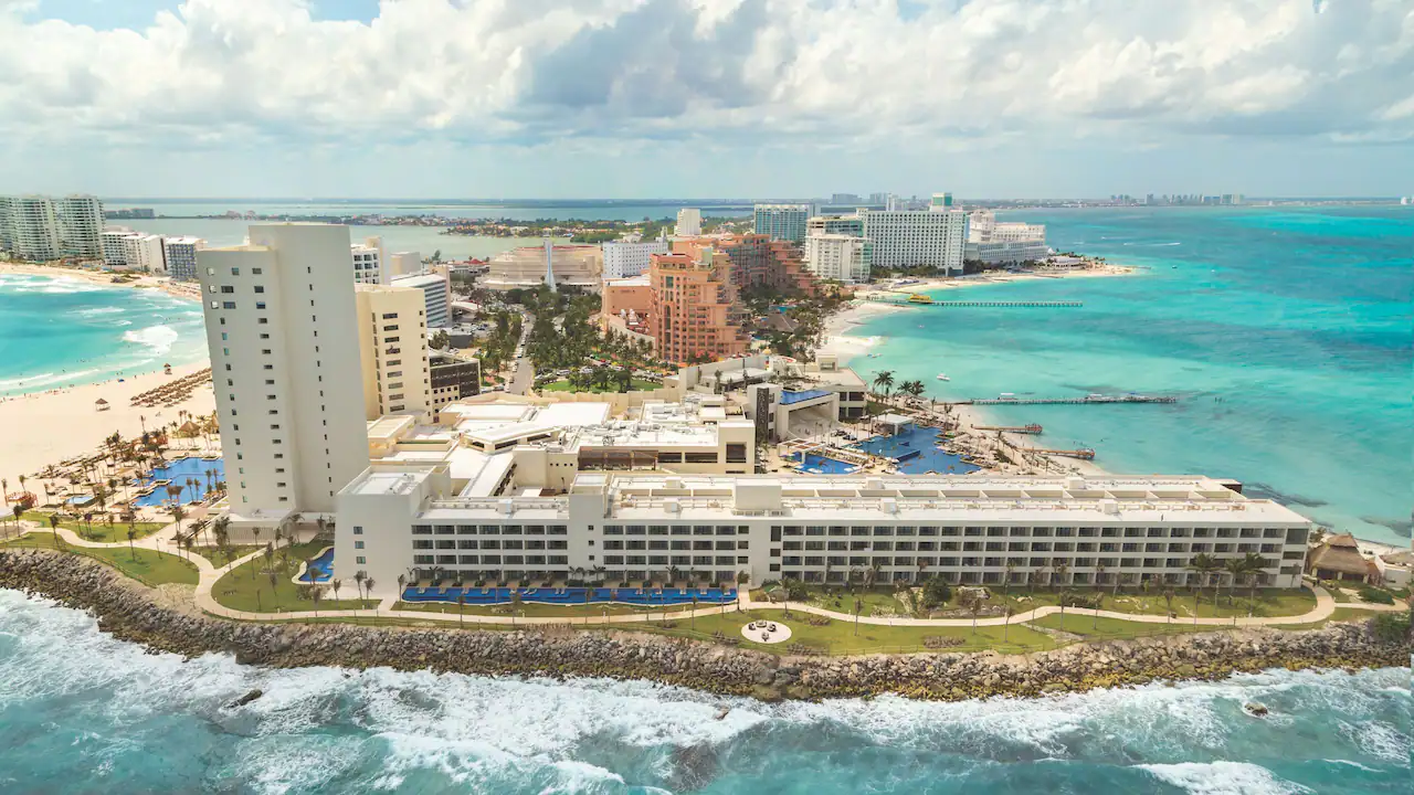 Hyatt-Ziva-Cancun-P165-Aerial-View-East.16×9