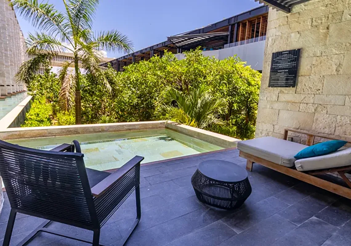 Devossion_Carousel_Accomodations_1_1274x821