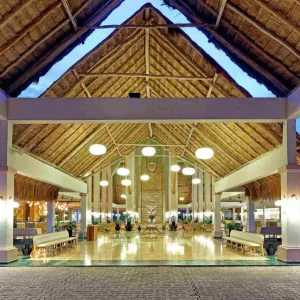 grand-palladium-riviera-maya-white-sand-lobby-1