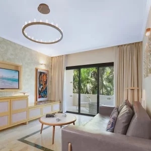 grand-palladium-select-white-sand-suite-beachside-1