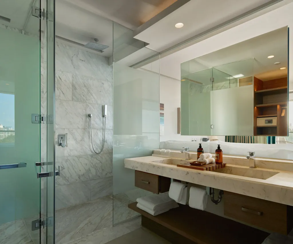 sls-playa-mujeres-suites-euphoria-ocean-view-king-03